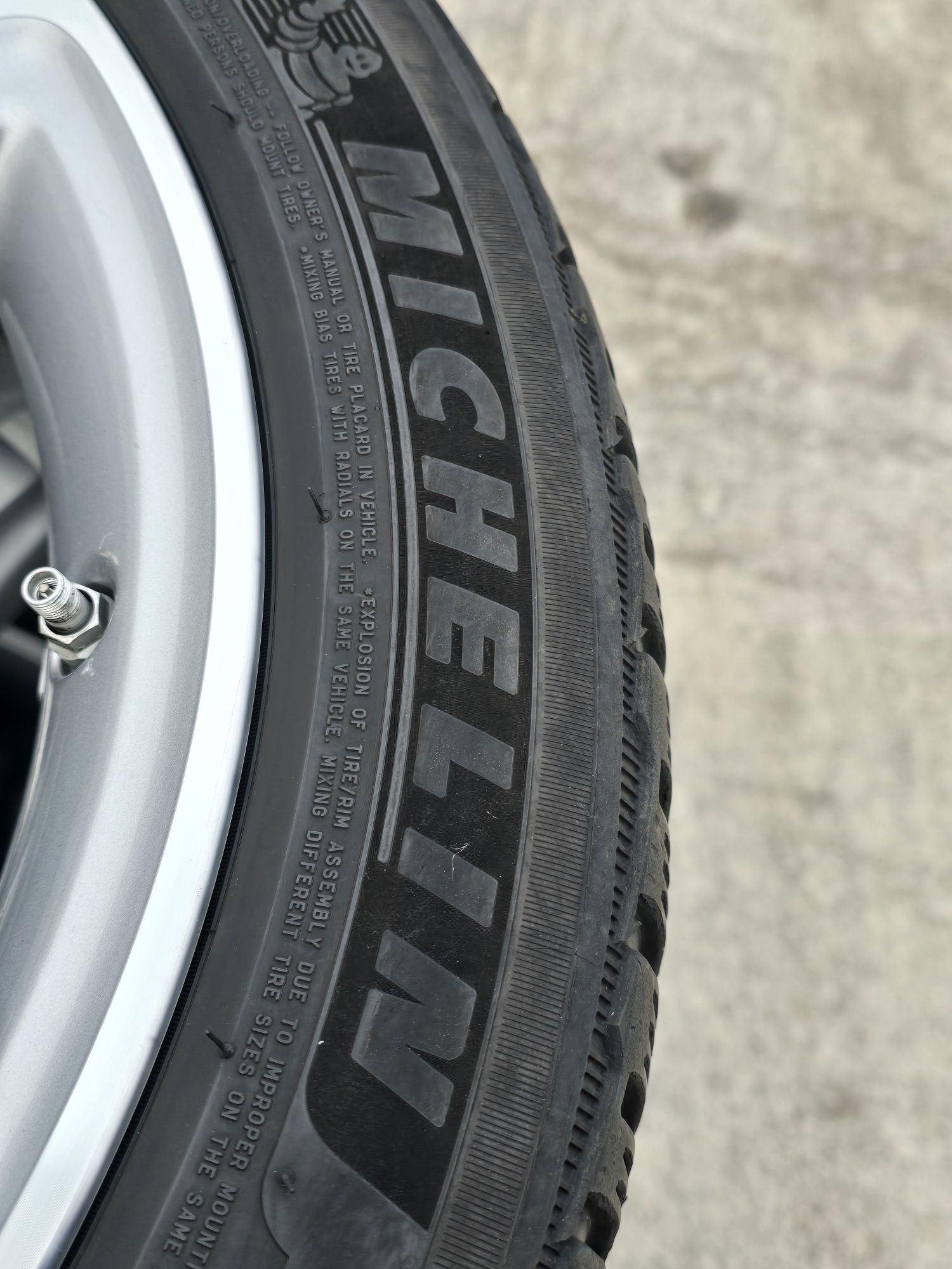 4 Броя 255/40/18 Michelin 6mm