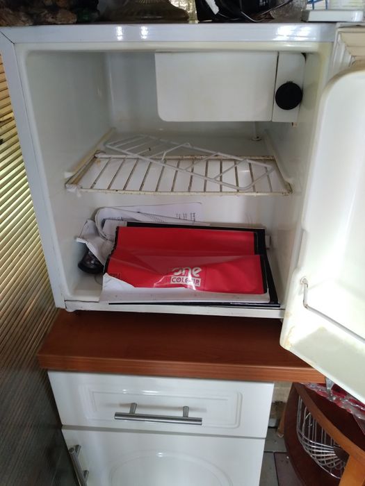 Mlni frigider 220 v