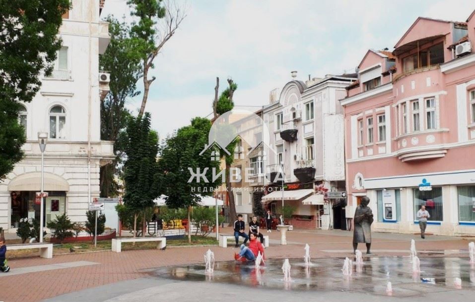 4-стаен апартамент за продажба, Идеален център, площ 200 кв.м