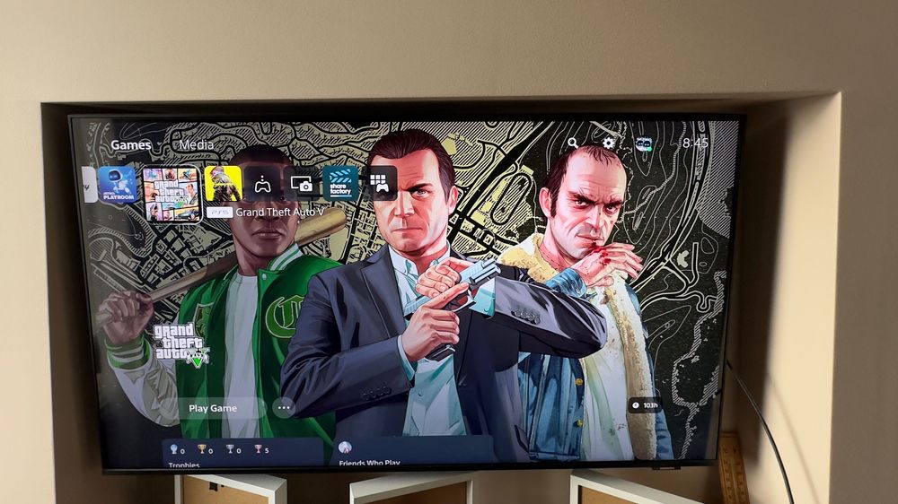 PlayStation V не различим от нов!