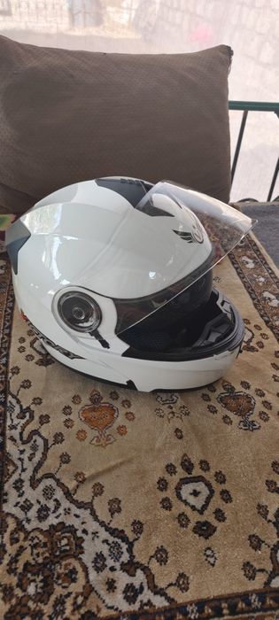 Мото шлем в отличном состоянии!