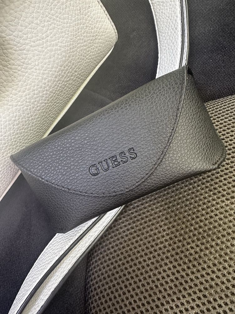 Слънчеви очила Guess