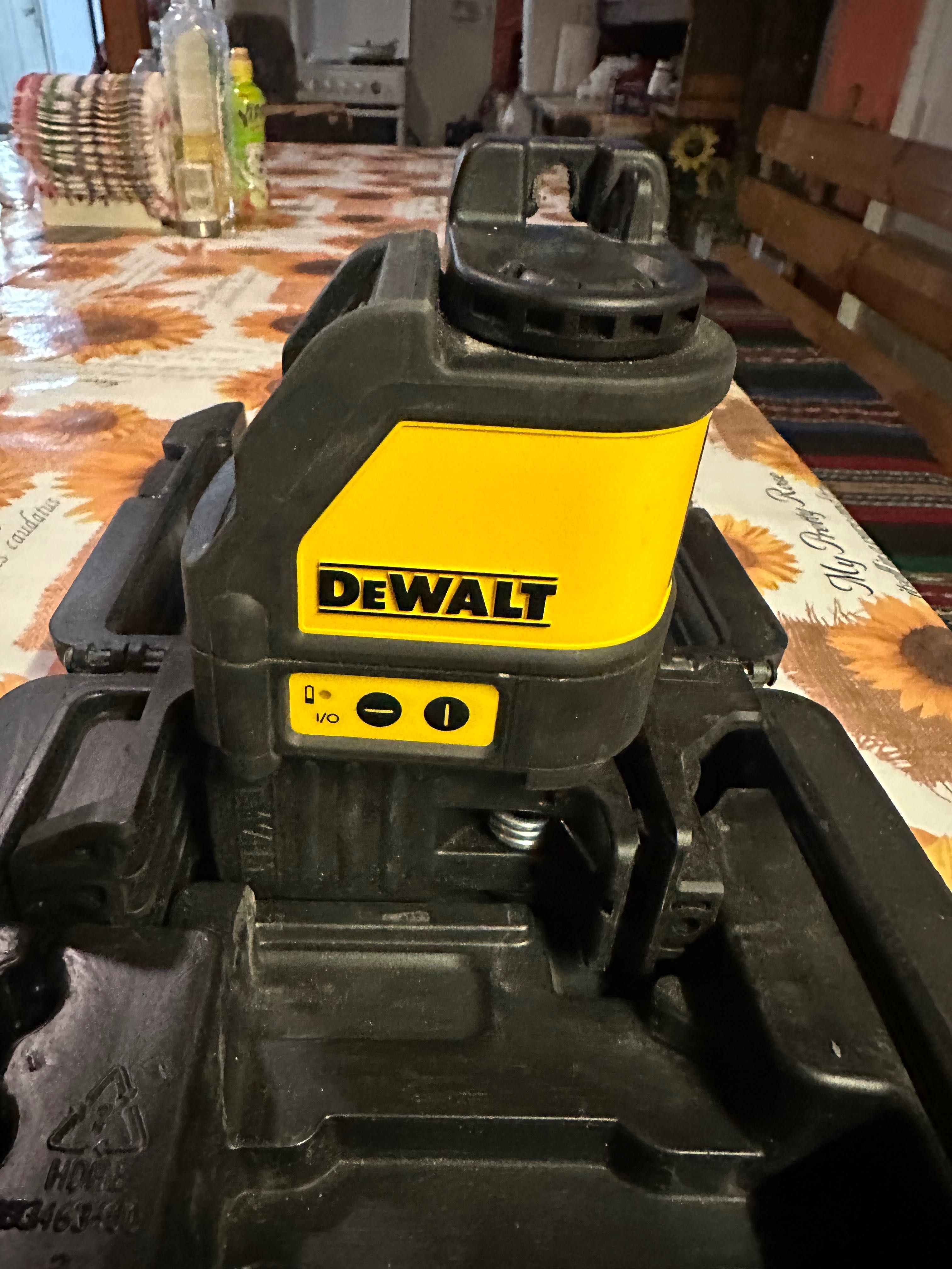 Лазер Dewalt червен лъч