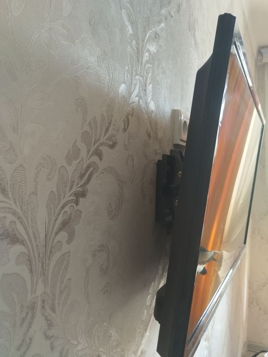 Телевизор TCLНе дорого