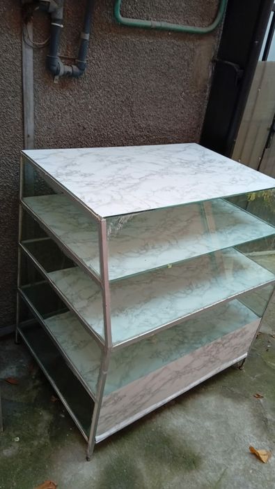 Vitrine sticlă colantată