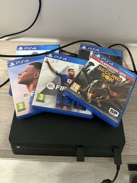 PlayStation 4 Slim (PS4 Slim) – Sony (408GB)