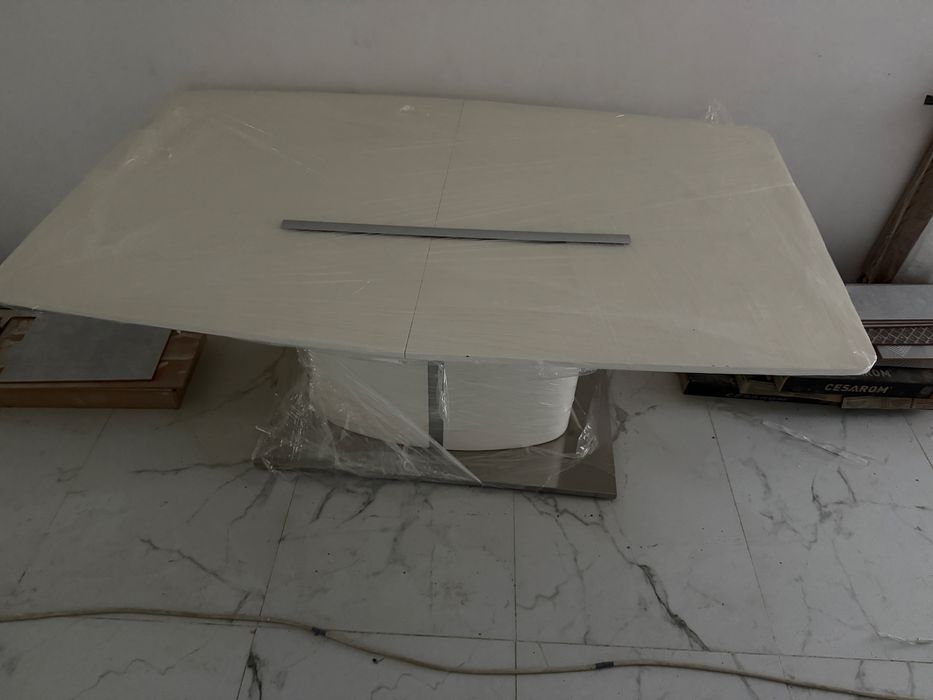 Masa mare extensibila moderna  living sufragerie 160/100cm extins 220