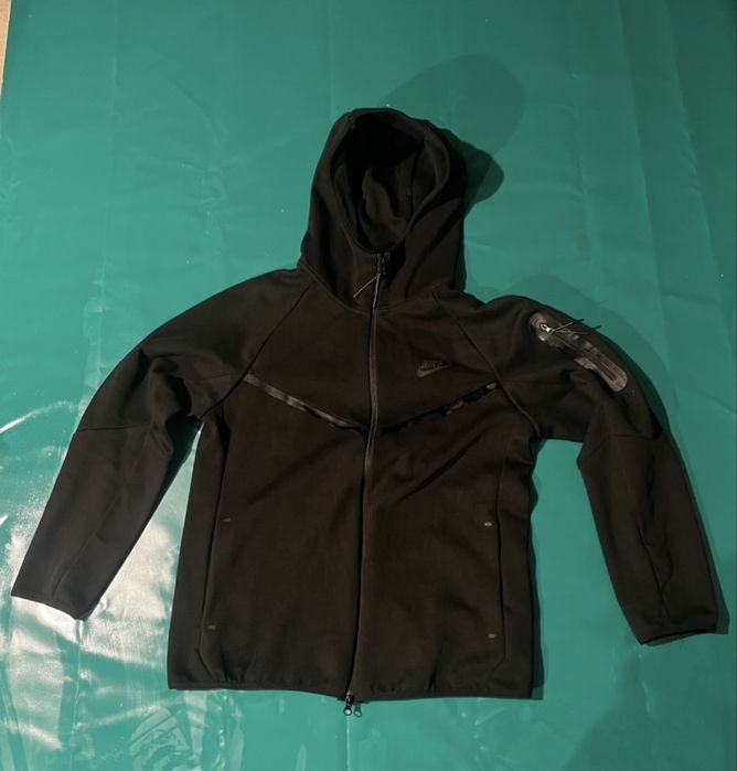 Nike Tech Fleece M Size