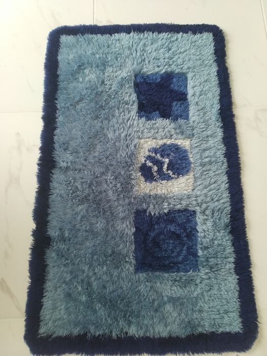 Подложки за хранене и постелки