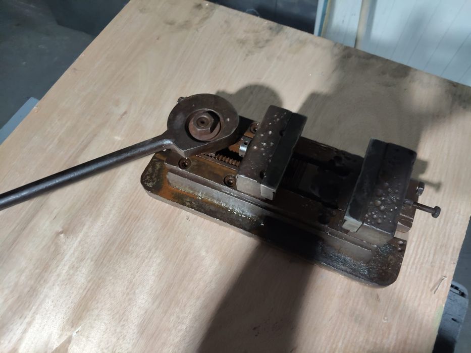 Menghina cu excentric/prindere rapida