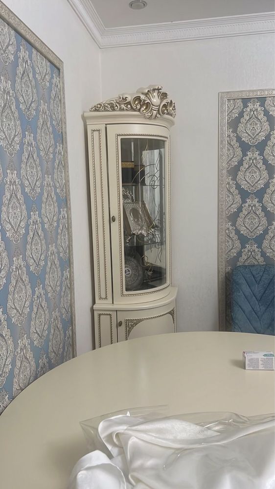 Шкаф угловой в отл сост