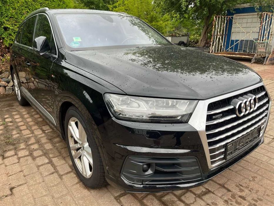 Audi Q7 3.0 TDI Quattro S-Line 7 locuri Bose Panoramic Webasto Carlig
