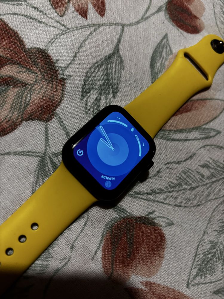 Apple watch se часовник