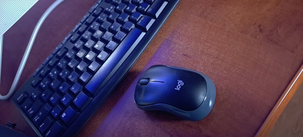 Calculator HP All-in-One - 24-f00xx I5 Gen 8