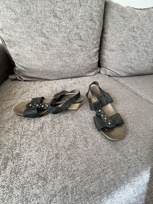 Sandale originale, tenisi.