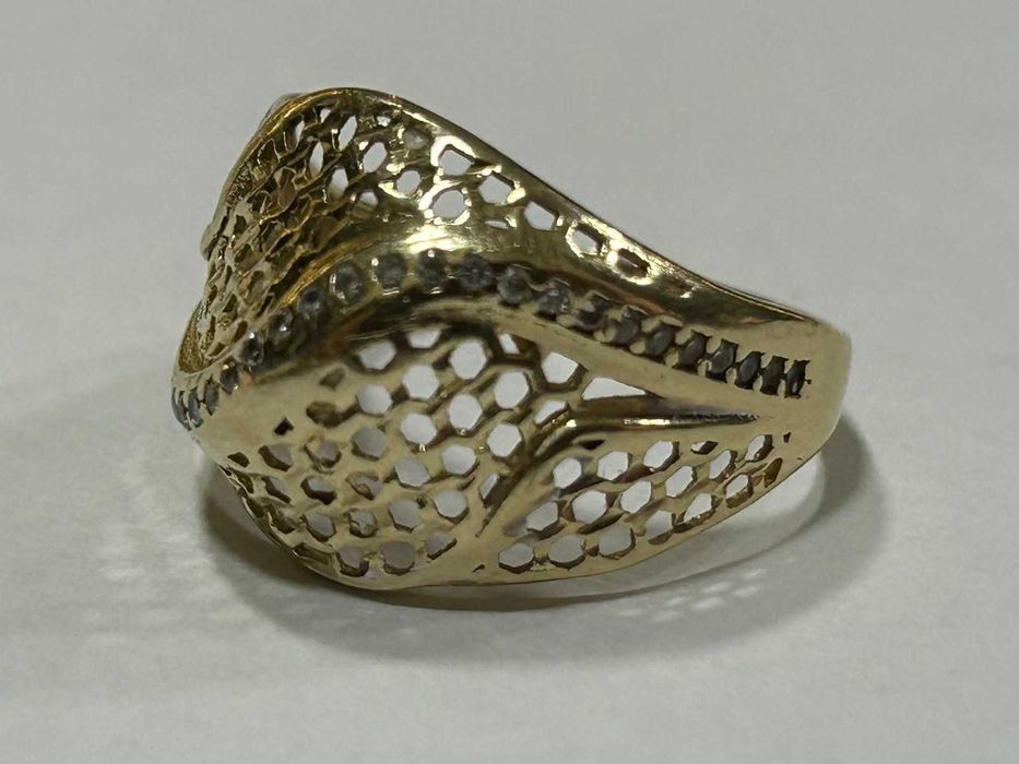 Златен пръстен 14 К 585 /3,29 гр.