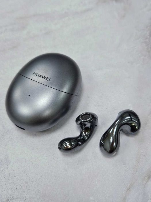 Huawei FreeBuds 5  {г. Астана ул. Женис 24} лот: 677611