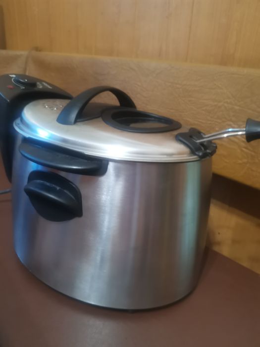 Продам Фритюрницу
