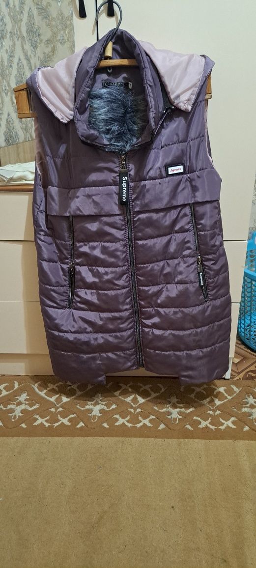 Продам женскую безрукавку