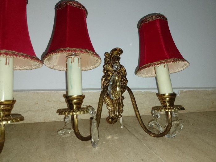Eleganta pereche de aplice din bronz masiv și elemente din cristal,păl