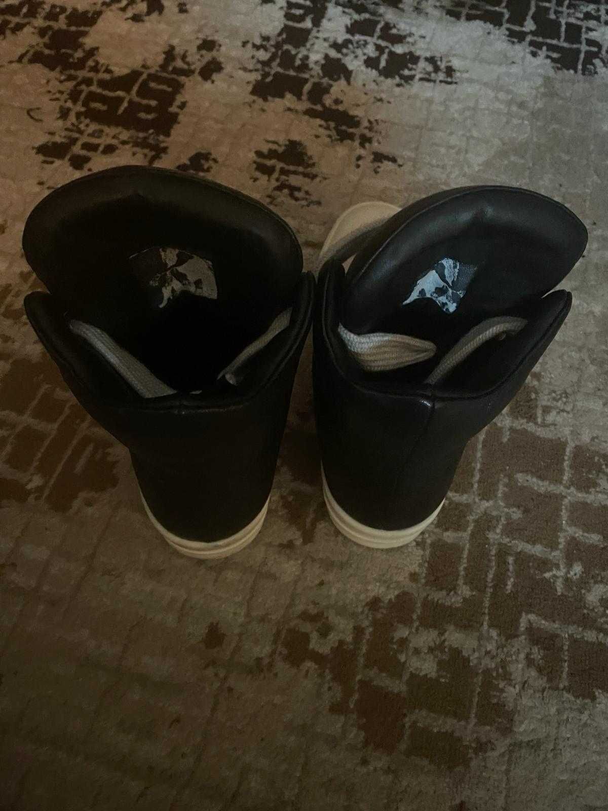 Rick Owens
Jumbo padded leather sneakers