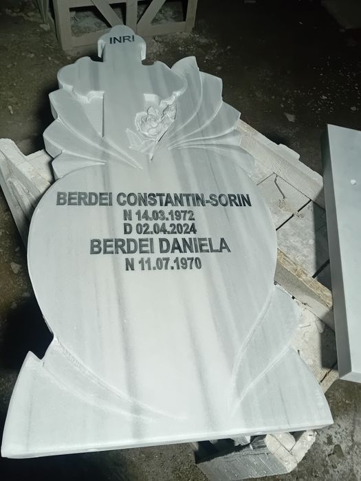 Cruci de marmură preț real cu scris înclus dela 400 de lei