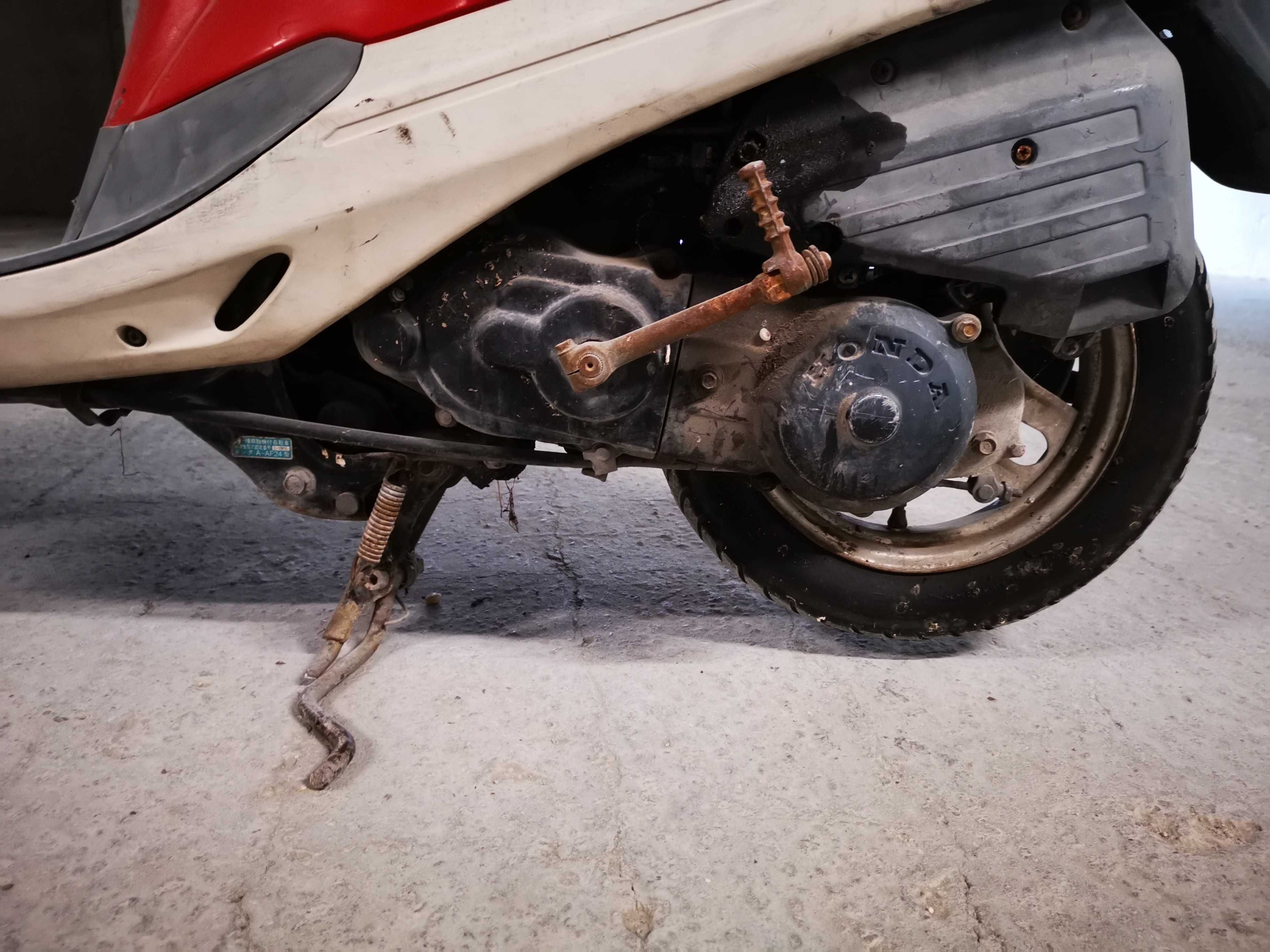 Продавам Хонда такт цял за части. Honda tact 50