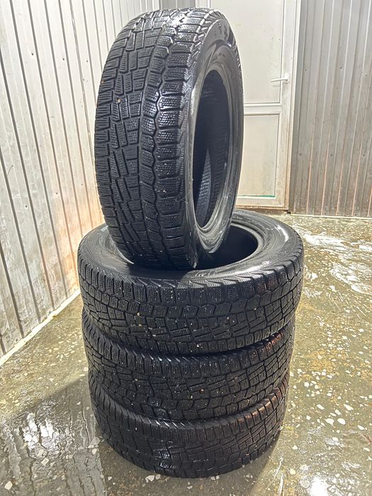 Продаю зимнюю резину,  R16 почти новая