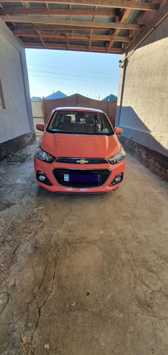 Машина Chevrolet  Spark