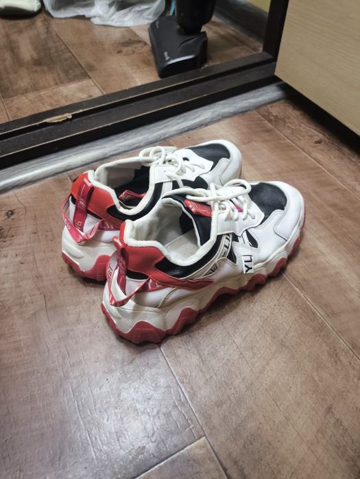 Кроссовки 38 размер