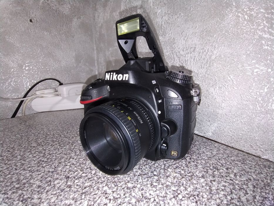 Продам Nikon D600+50/1,8D