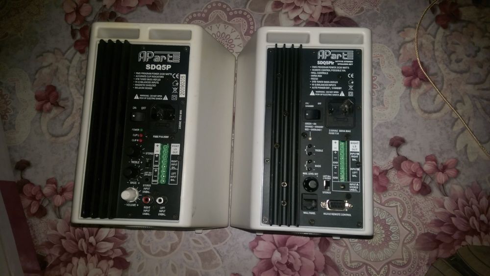 doua boxe monitor active Apart SDQ5PIR si SDQ5P