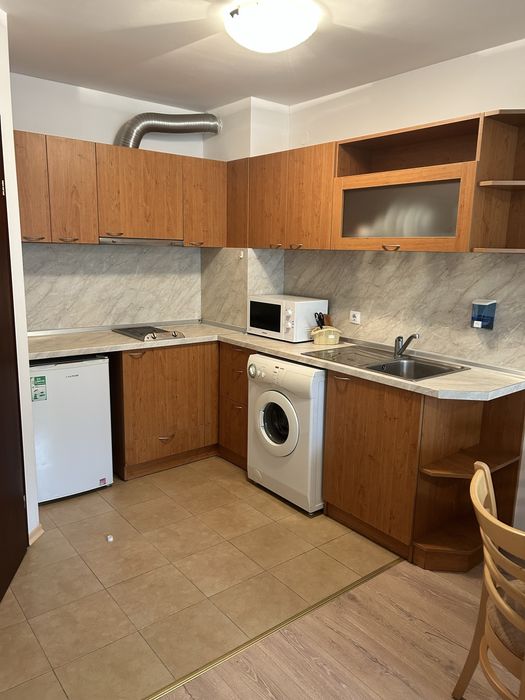 Дава се под наем Тристаен апартамент в Банско - 1002008 кв.м за 612 € - Снимка #2