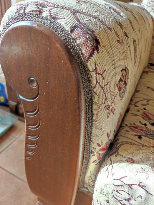 Комплект маса с два стола