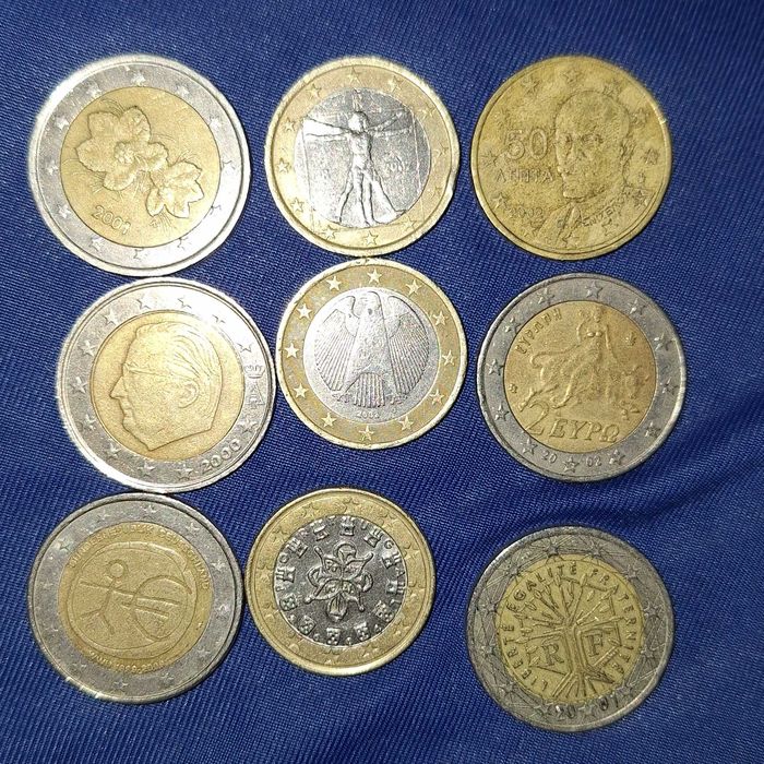 Различни евро монети