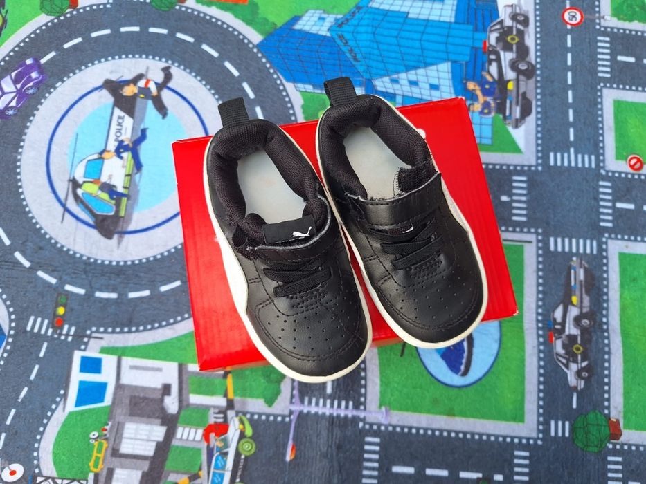 Adidasi Puma marimea 23