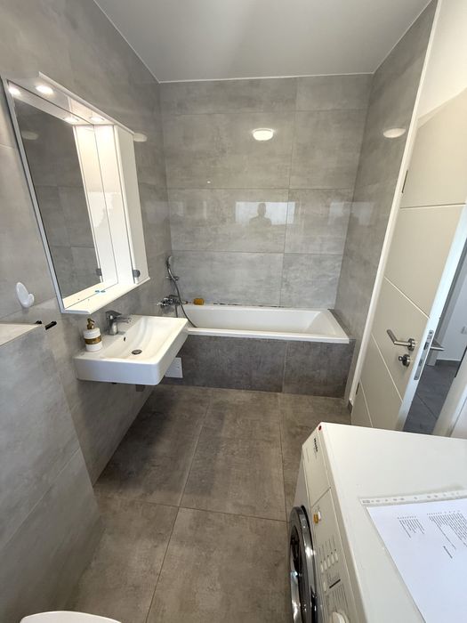 Inchiriez Casa tip triplex în Dumbravita