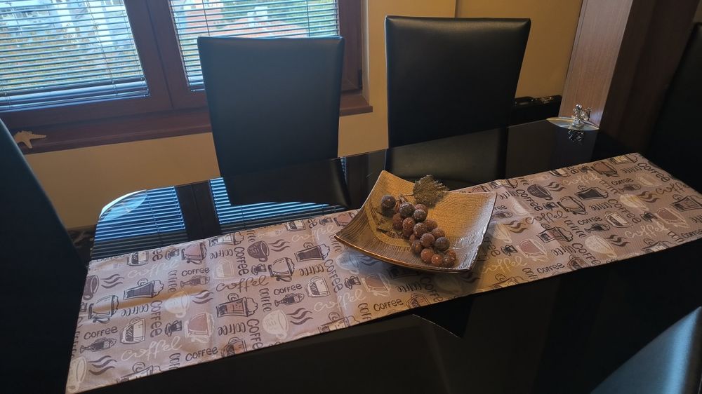 Маса със столове - комплект