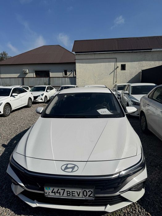 Hyundai Elantra жалға беріледі