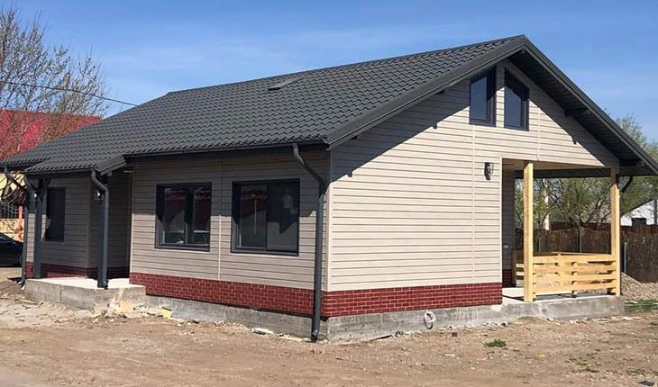 Vand case pe structura metalica