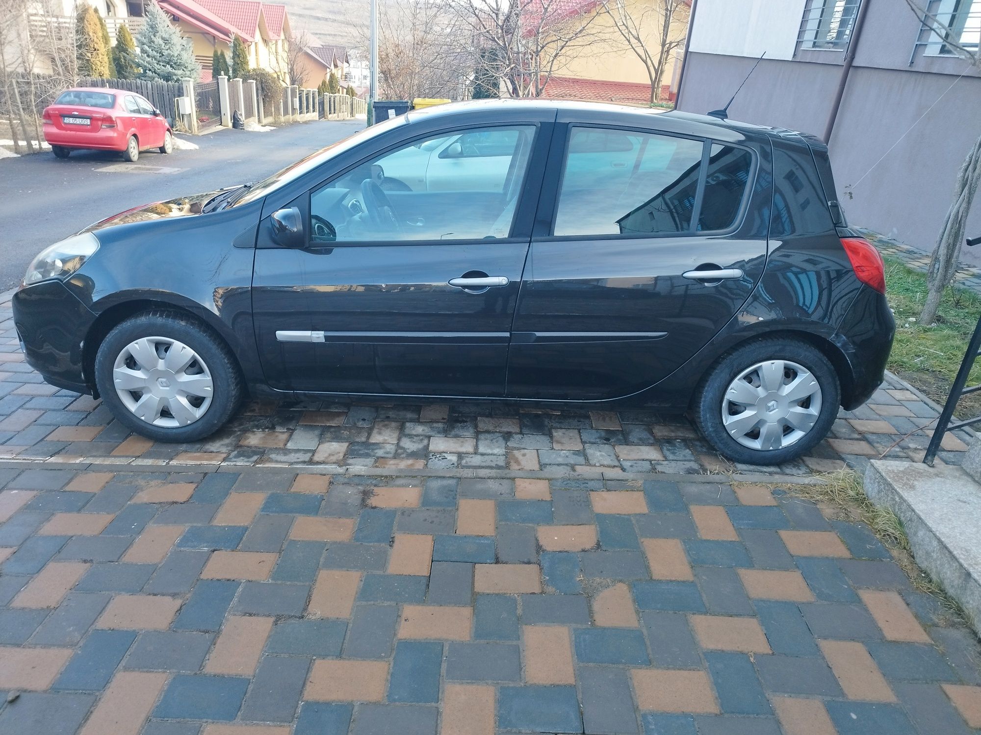 Vând Renault Clio 2011