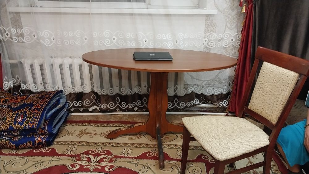 Стол и, 4 стула торг есть