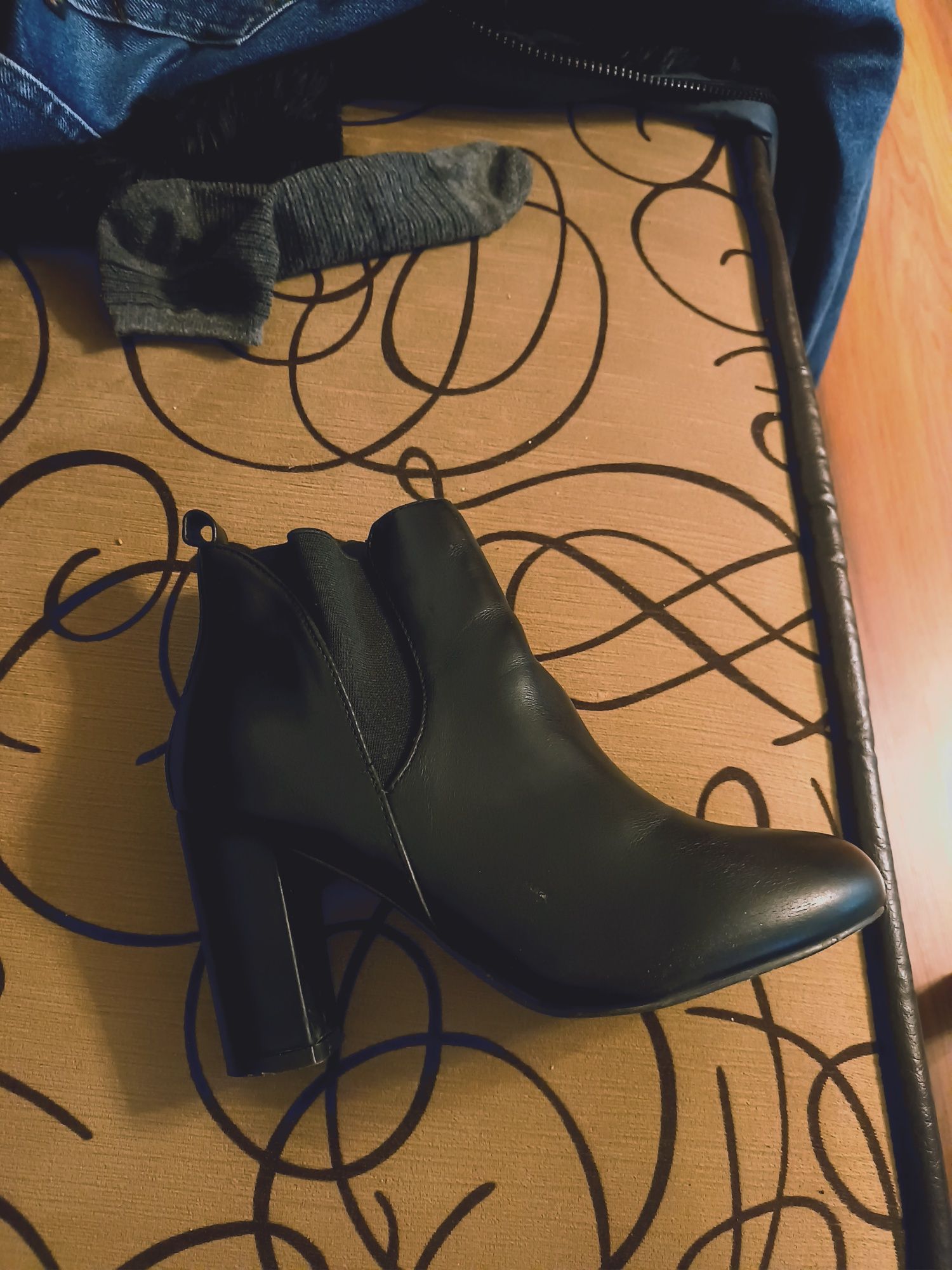 Botine cu toc gros, m37