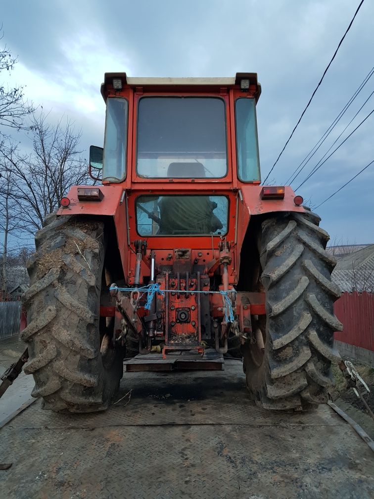 Dezmembrez Tractor Renault 1151-4