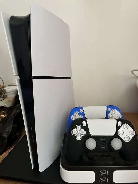 Playstation 5 Digital cu 2 controlare