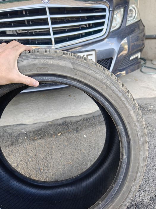 Hankook 245 40 r18 ДОТ 24, като нови