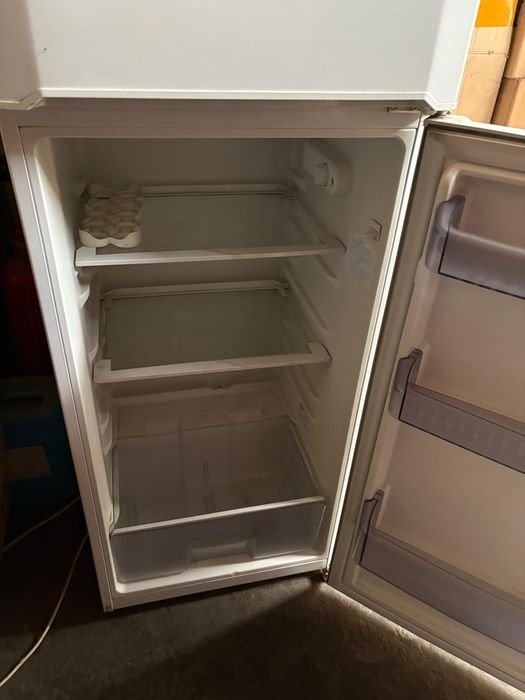 Продам холодильник 70.000, торг уместен