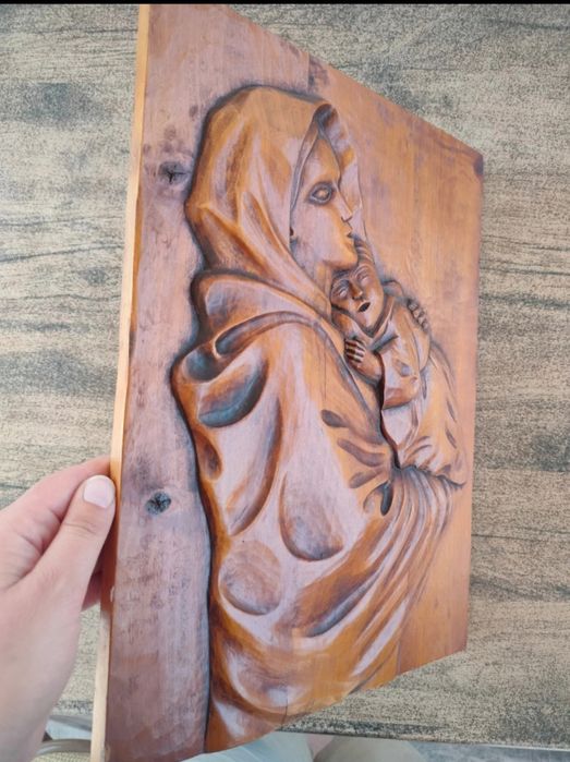 Tablou sculptat manual din lemn masiv