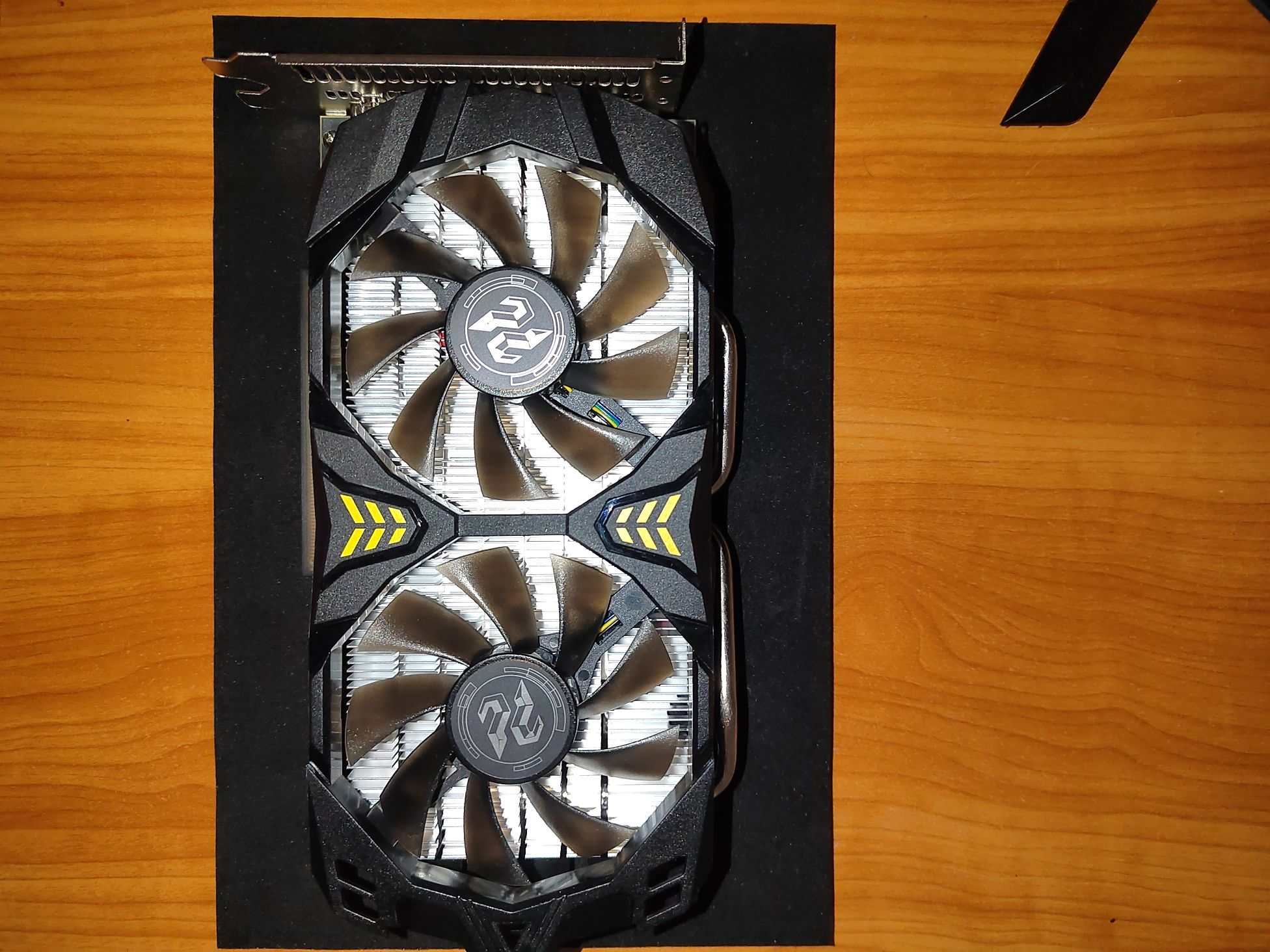 Vând RX580 Polaris 8Gb nouă