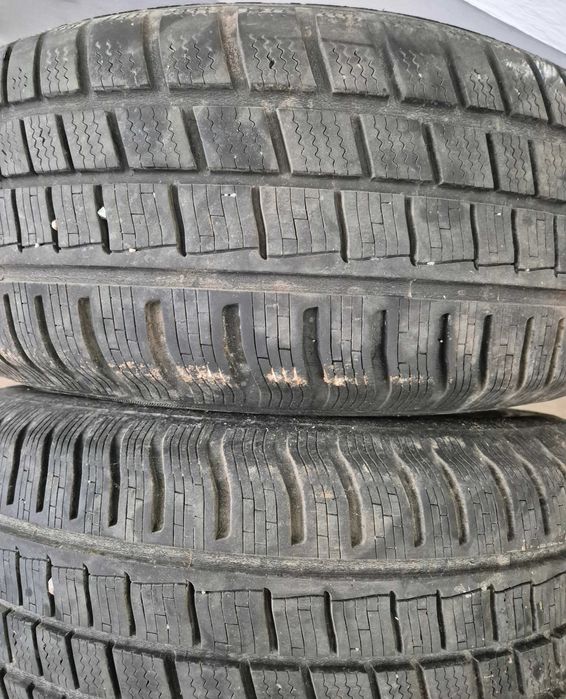 Vand 2 cauciucuri all season